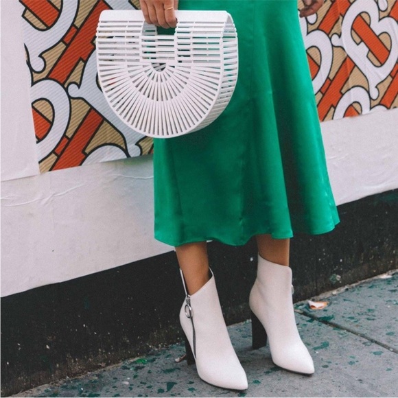 NWOT Paige White Leather Kate Asymmetrical Bootie - Picture 1 of 13